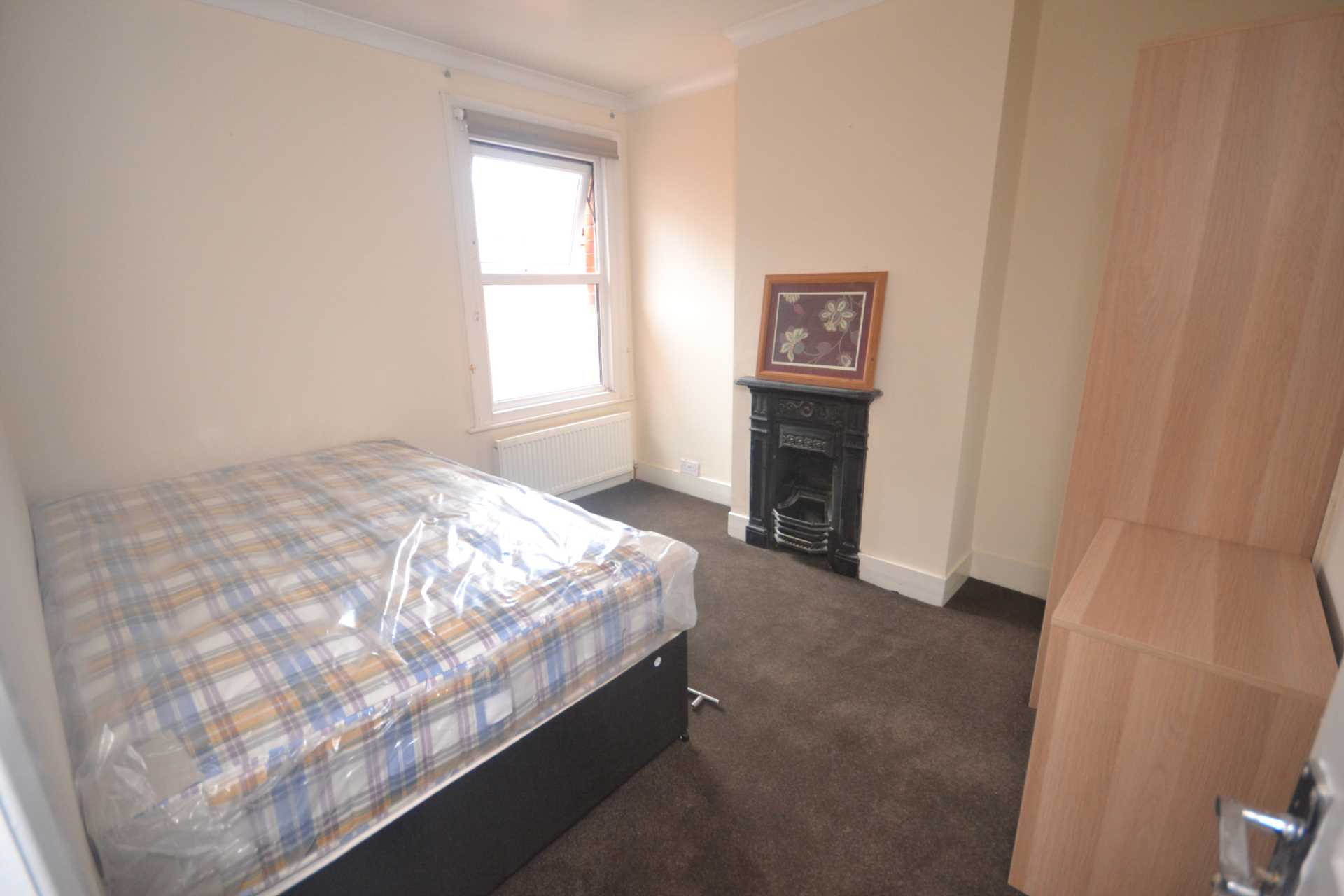 Pitcroft Avenue, Reading, Image 5