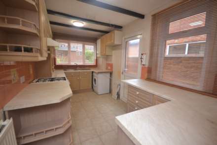 4 Bedroom Terrace, Pitcroft Avenue, Reading