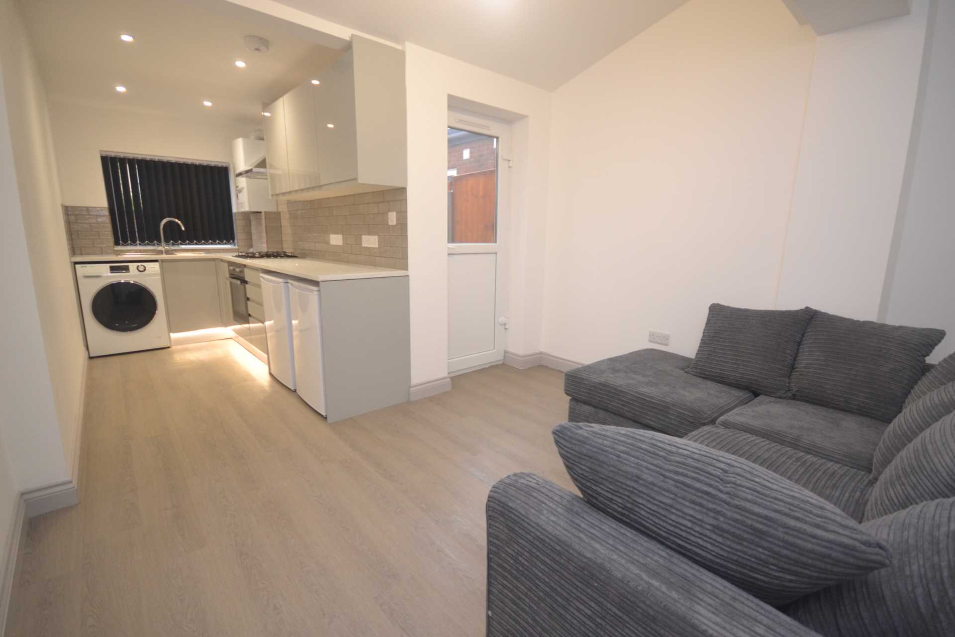 Foxhill Road, Reading, Image 1