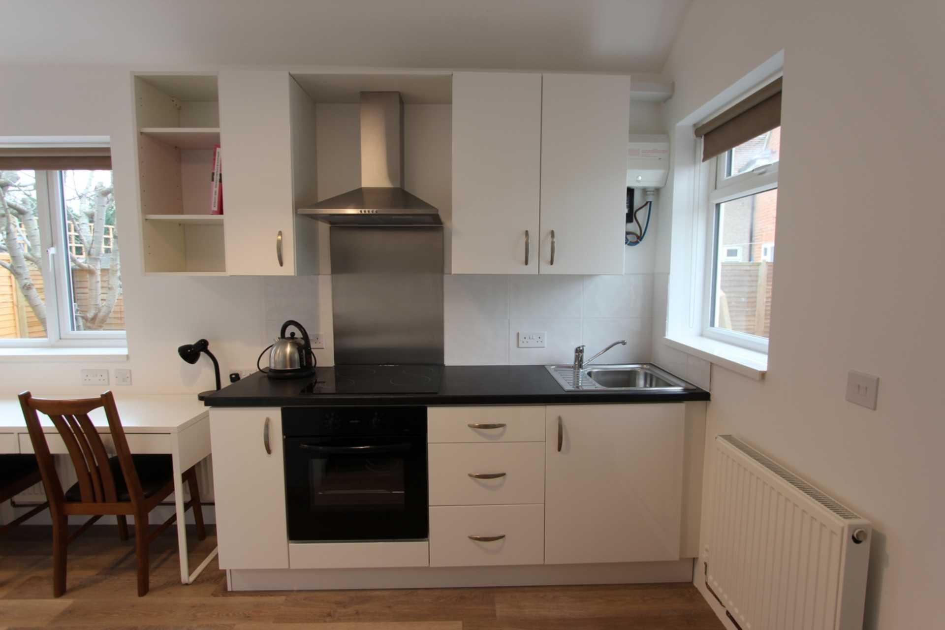Sycamore Road, University Area, Reading, Image 5