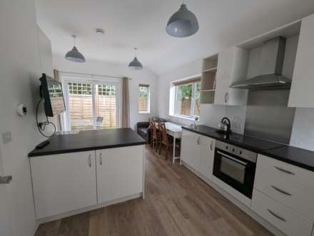 Sycamore Road, University Area, Reading, Image 2