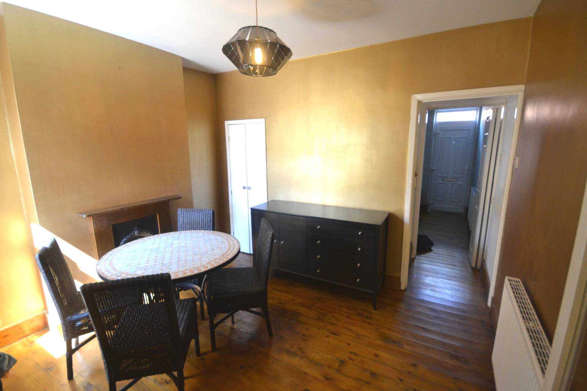 Tuns Hill Cottages, Reading, Image 3