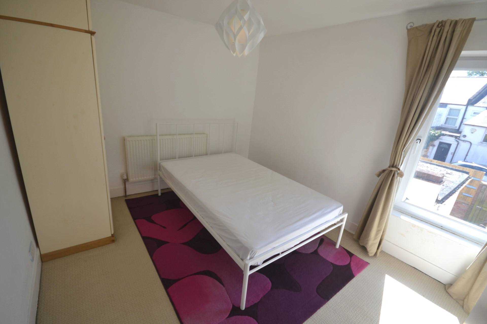 Tuns Hill Cottages, Reading, Image 5