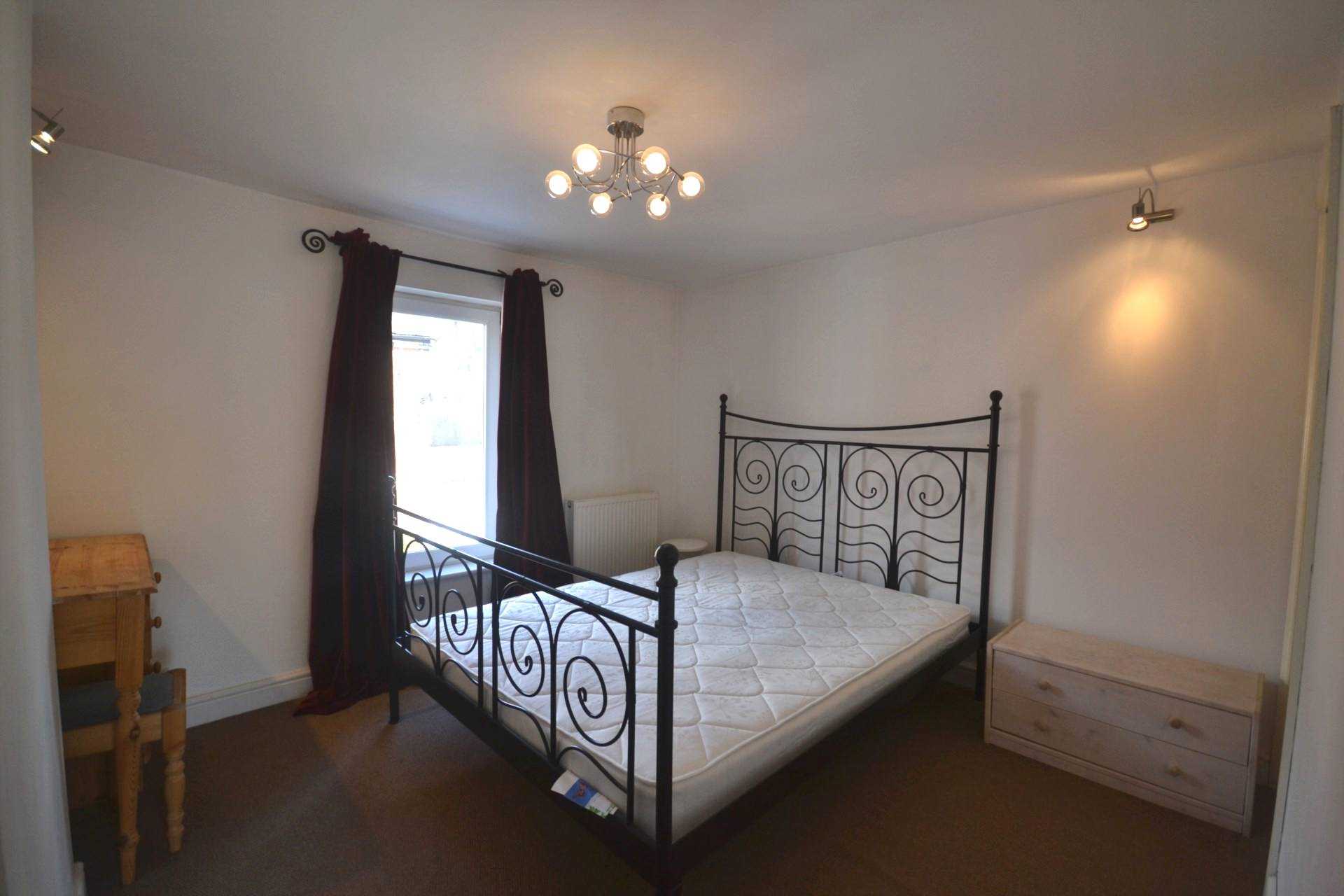 Tuns Hill Cottages, Reading, Image 6