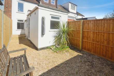 Tuns Hill Cottages, Reading, Image 10