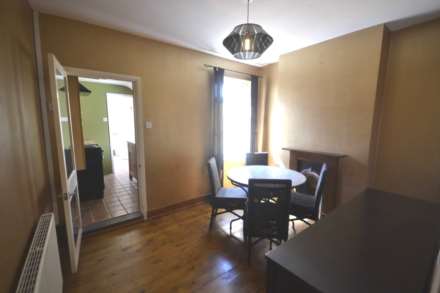 Tuns Hill Cottages, Reading, Image 2