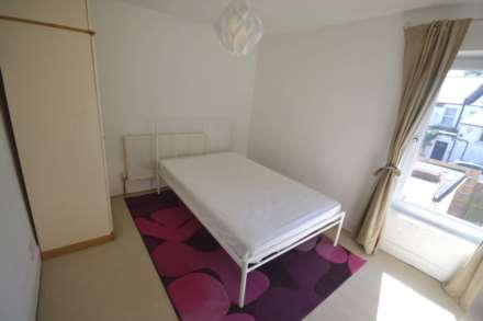 Tuns Hill Cottages, Reading, Image 5