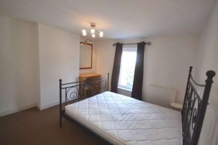 Tuns Hill Cottages, Reading, Image 7