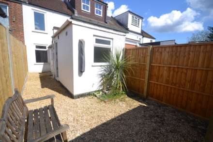 Tuns Hill Cottages, Reading, Image 8