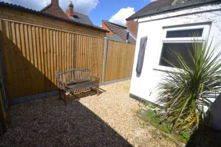 Tuns Hill Cottages, Reading, Image 9