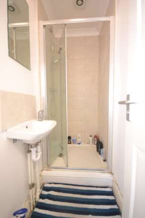 London Road, Reading, Image 16