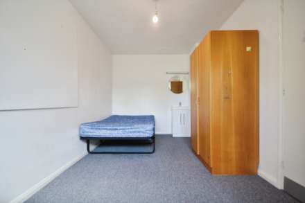 Allcroft Road, Reading, Image 10