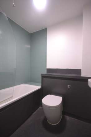 Allcroft Road, Reading, Image 12
