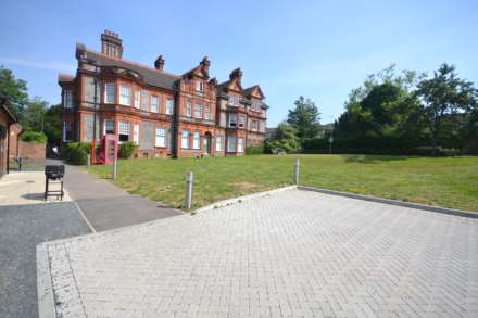 6 Bedroom House, Allcroft Road, Reading