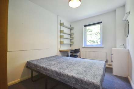 Allcroft Road, Reading, Image 10