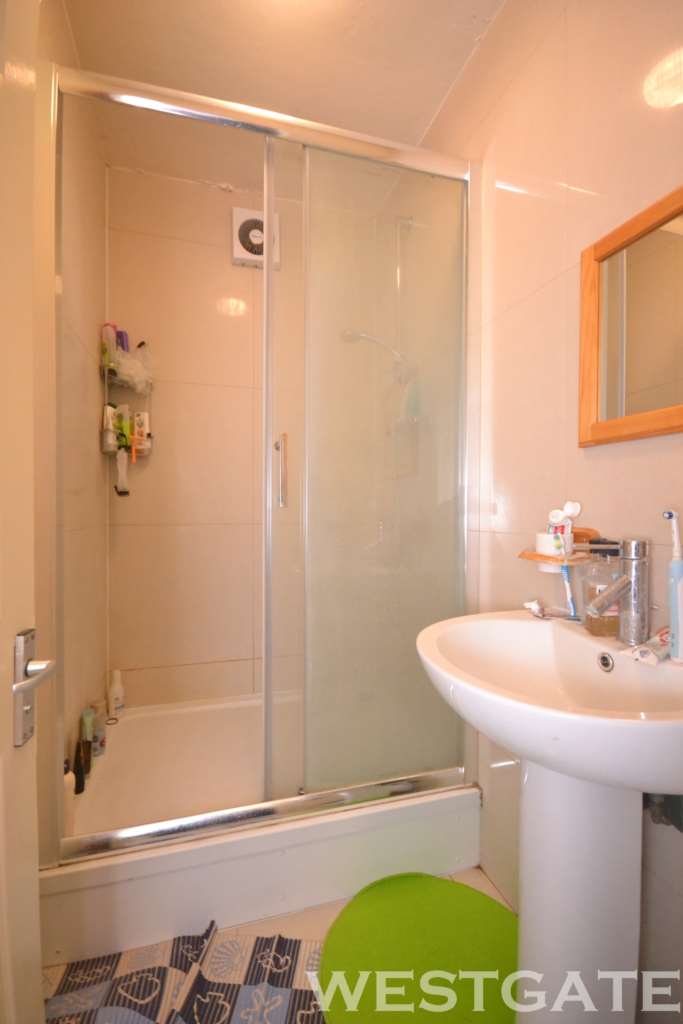 Wokingham Road, Reading, Image 7