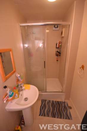 Wokingham Road, Reading, Image 8