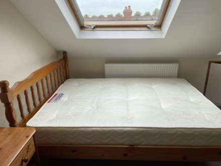 Pitcroft Avenue, Reading, Image 15