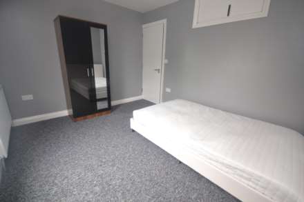 Blenheim Gardens, Reading, Image 4