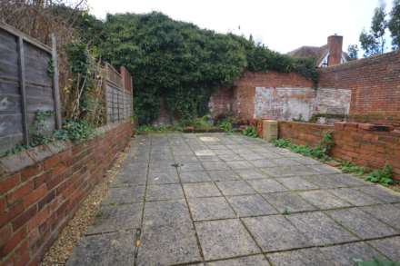 Donnington Gardens, Reading, Image 13
