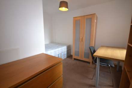 Donnington Gardens, Reading, Image 8