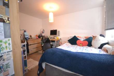 Donnington Gardens, Reading, Image 8