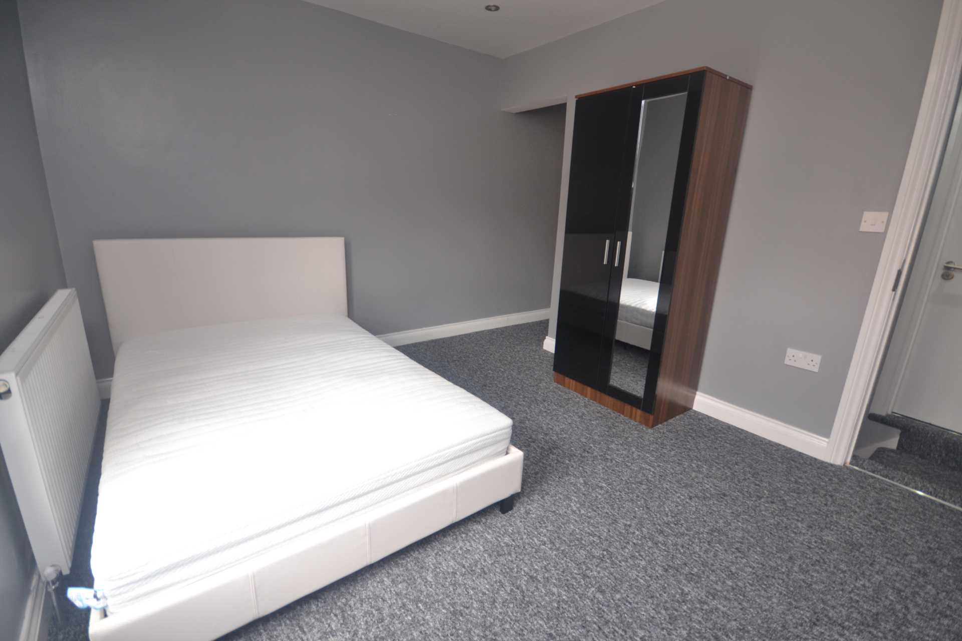 Foxhill Road, Reading, Image 4