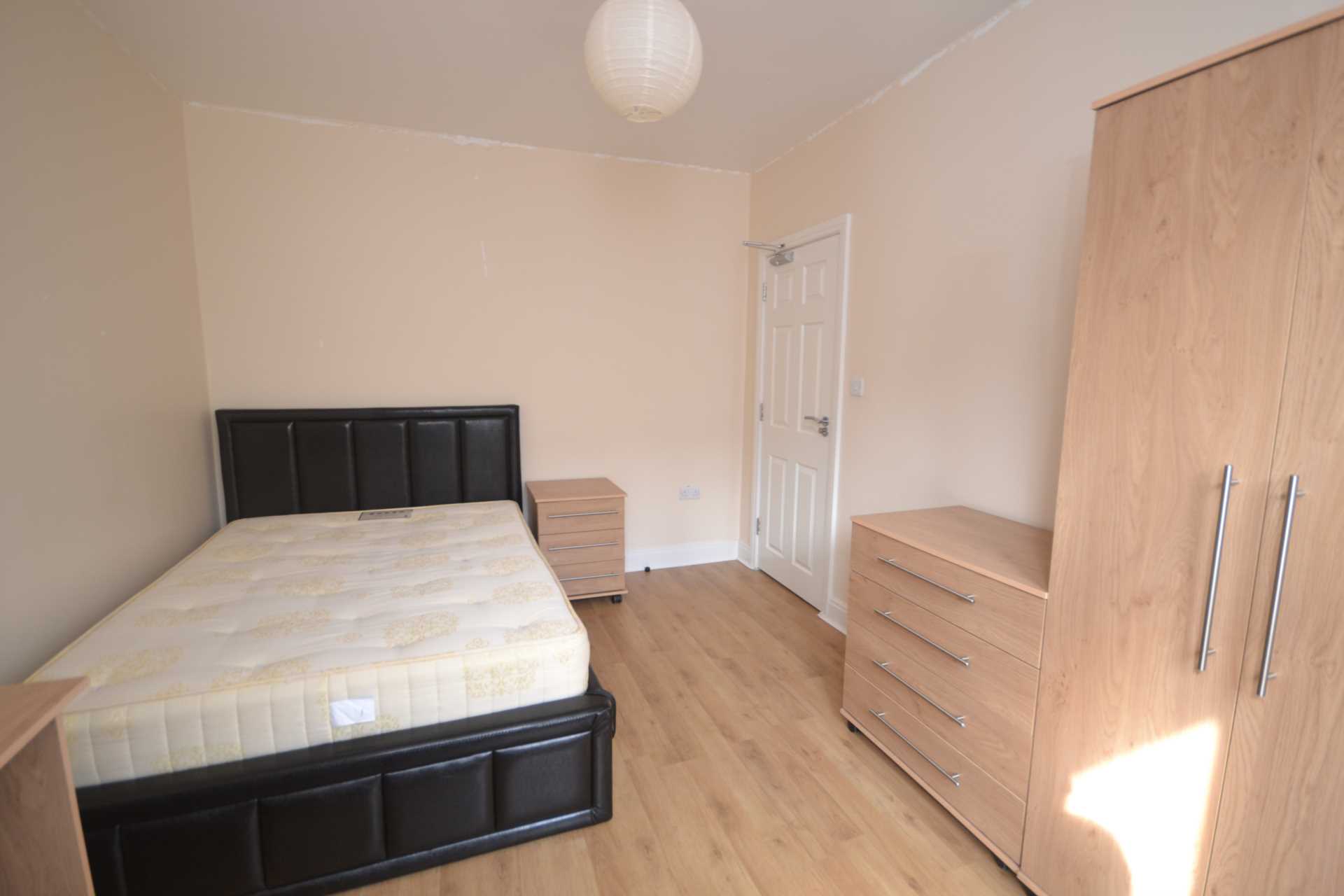 Liverpool Road, Reading, Image 3
