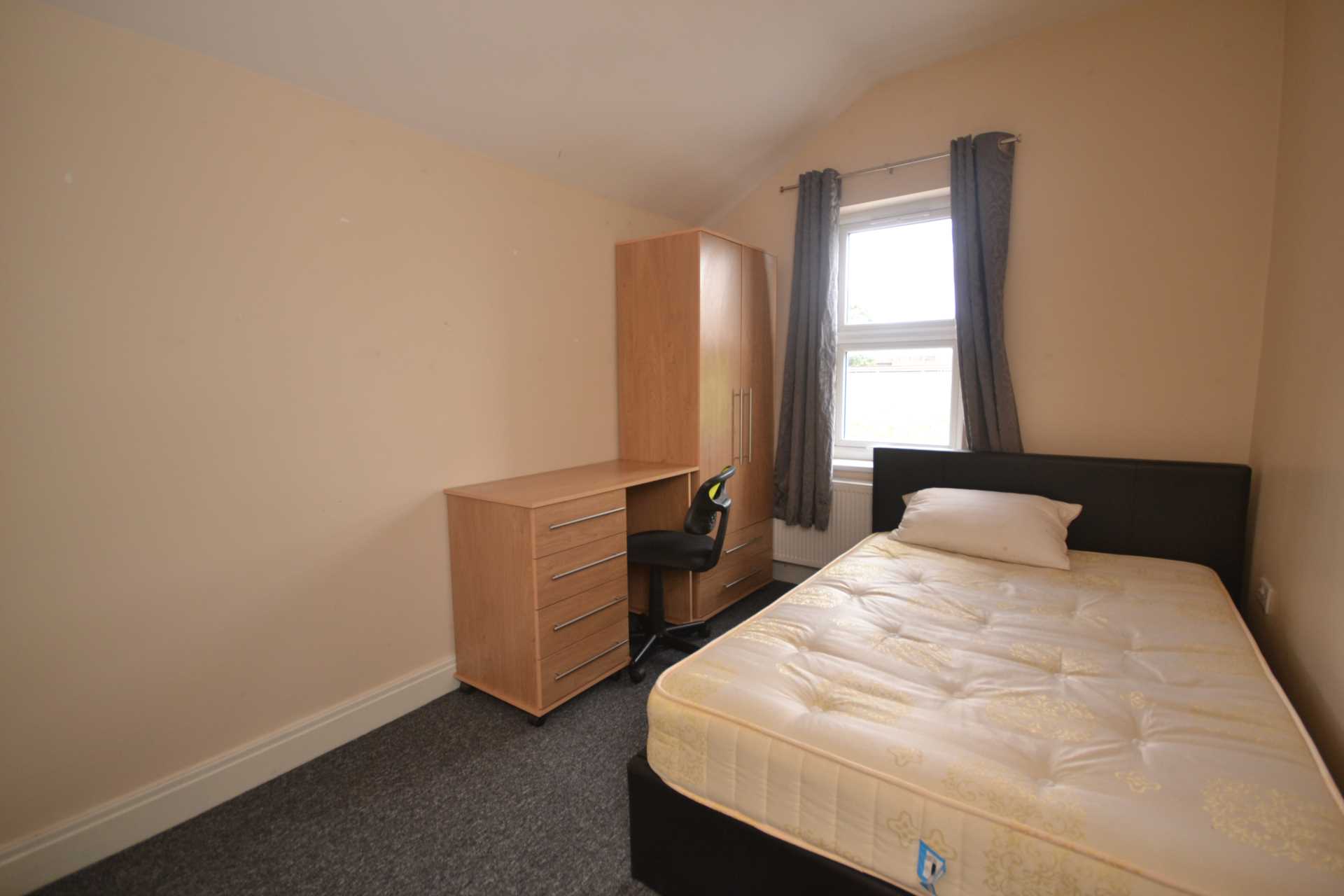 Liverpool Road, Reading, Image 6