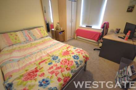 Blenheim Gardens, Reading, Image 4