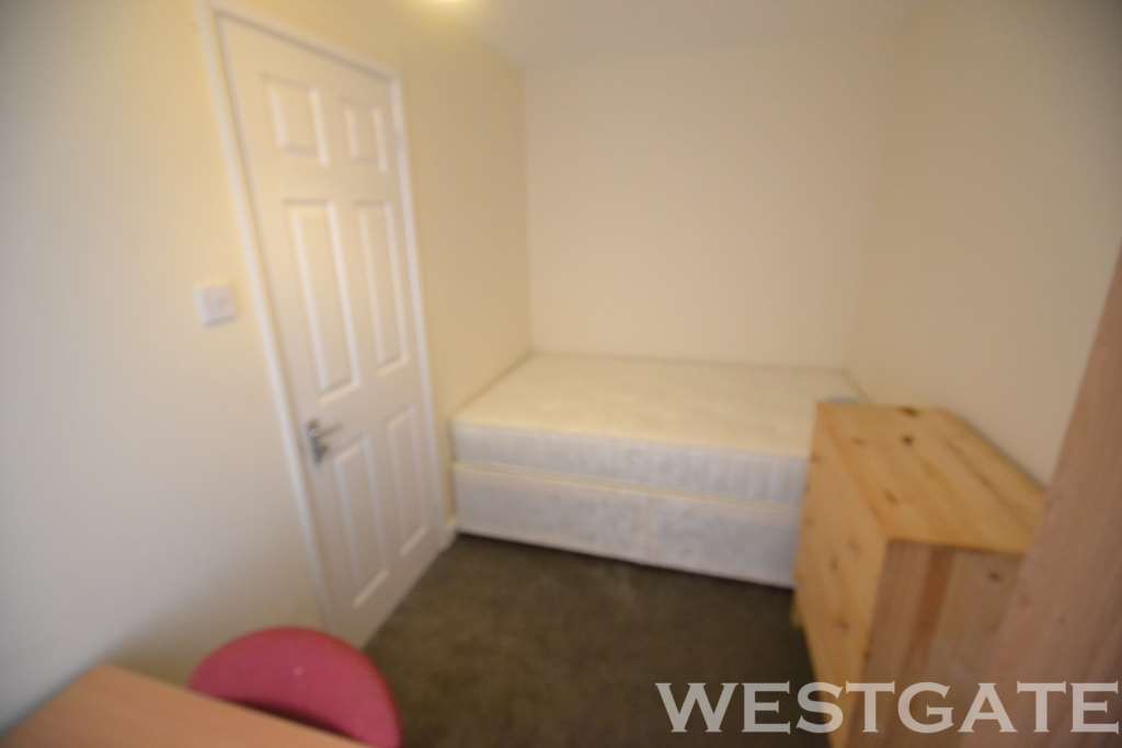 Blenheim Gardens, Reading, Image 4