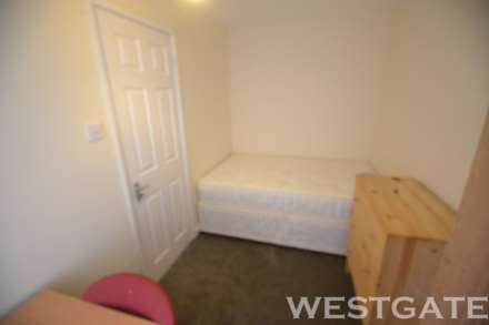 Blenheim Gardens, Reading, Image 4