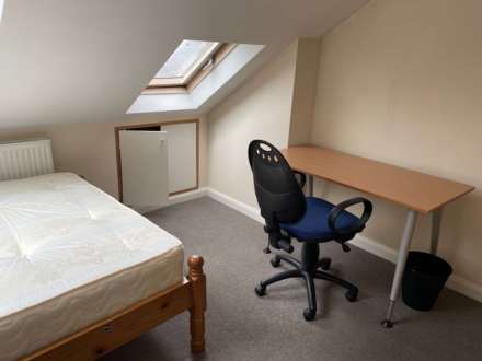 Pitcroft Avenue, Reading, Image 8