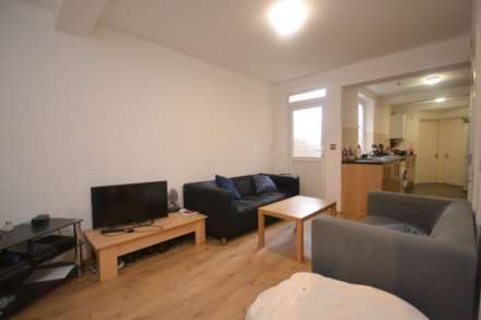 Pitcroft Avenue, Reading, Image 4