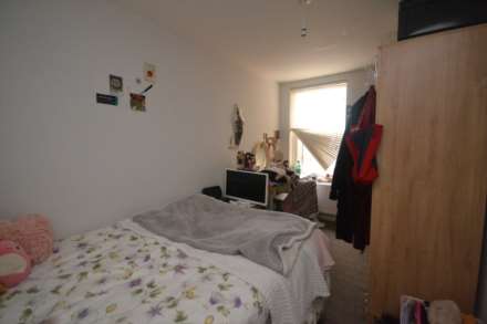 Pitcroft Avenue, Reading, Image 8
