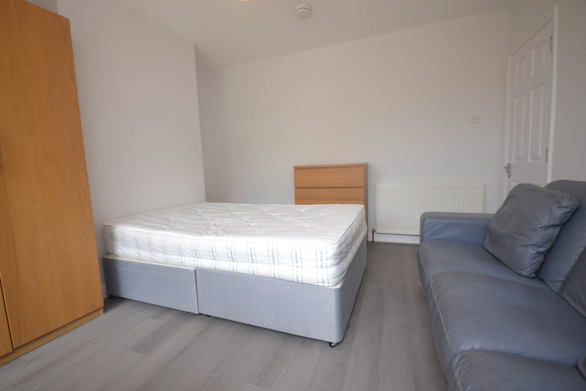 Erleigh Court Gardens, Reading, Image 9