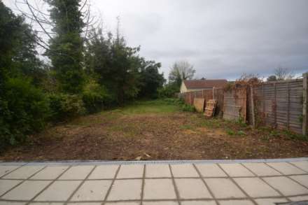 Erleigh Court Gardens, Reading, Image 13