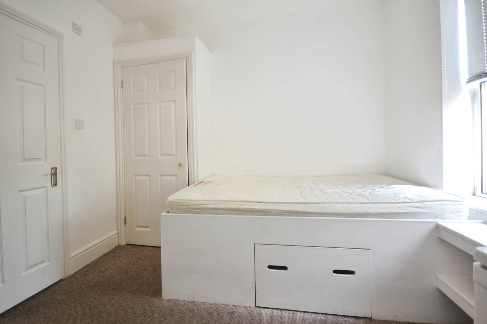 Kings Road, Reading, Image 11