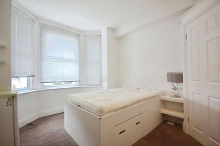 Kings Road, Reading, Image 8