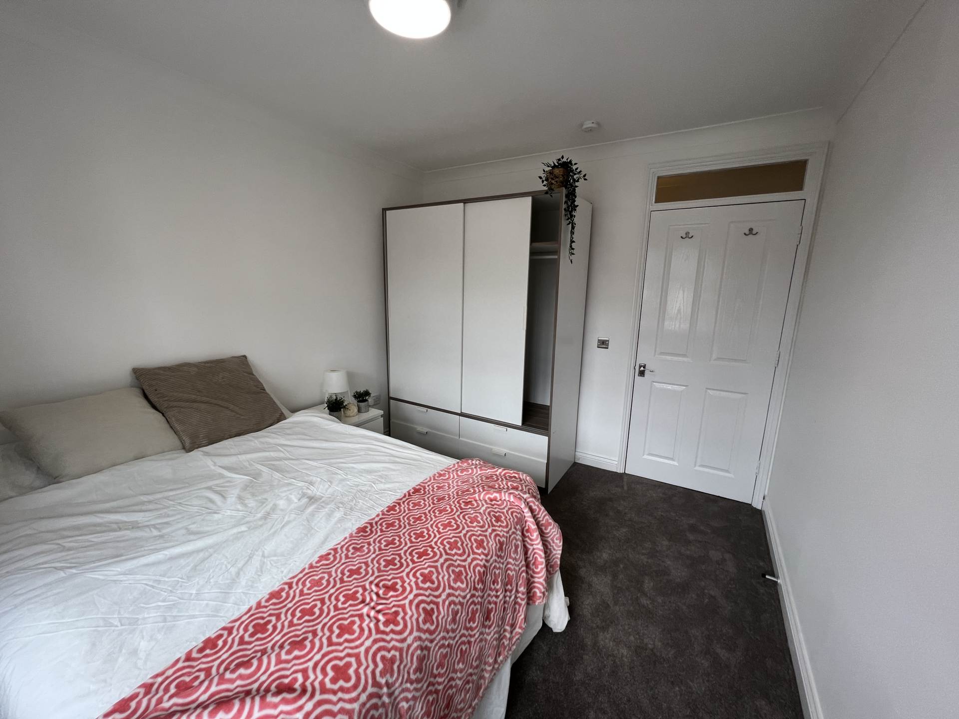 Blenheim Court, Reading, Image 7