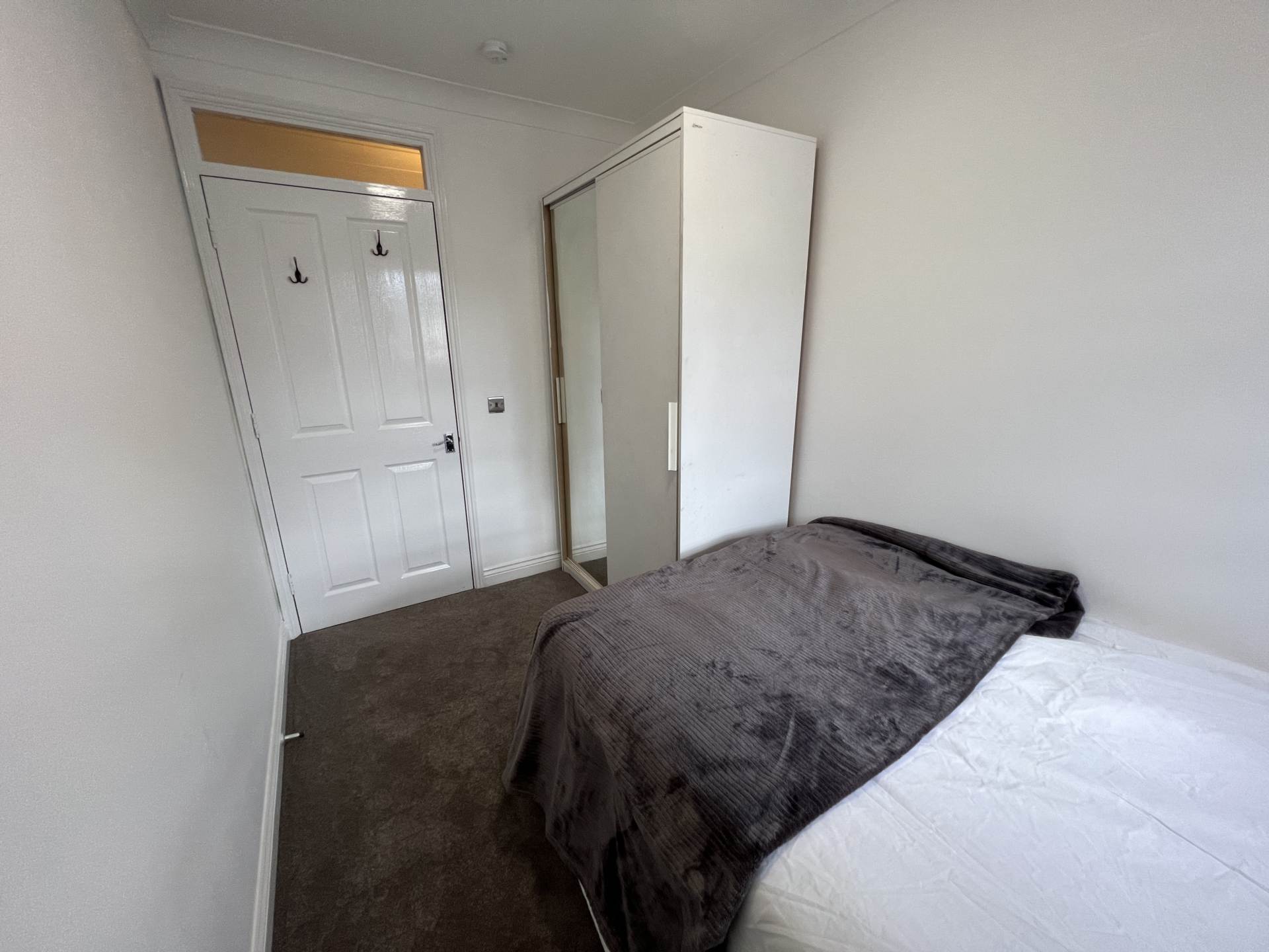 Blenheim Court, Reading, Image 9