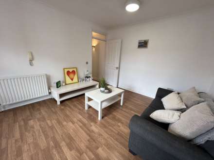 Blenheim Court, Reading, Image 2