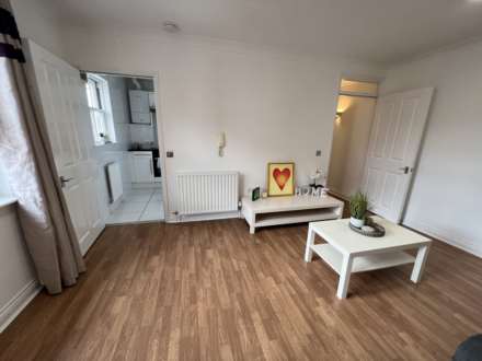 Blenheim Court, Reading, Image 5