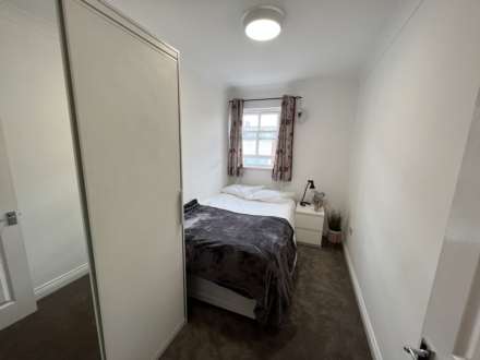 Blenheim Court, Reading, Image 8