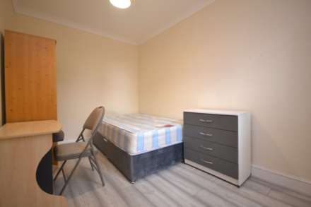 Grange Avenue, University Area, Image 9