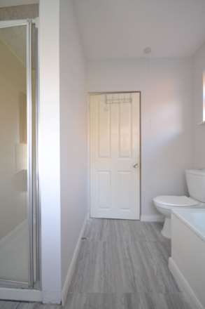 Pitcroft Avenue, Reading, Image 9