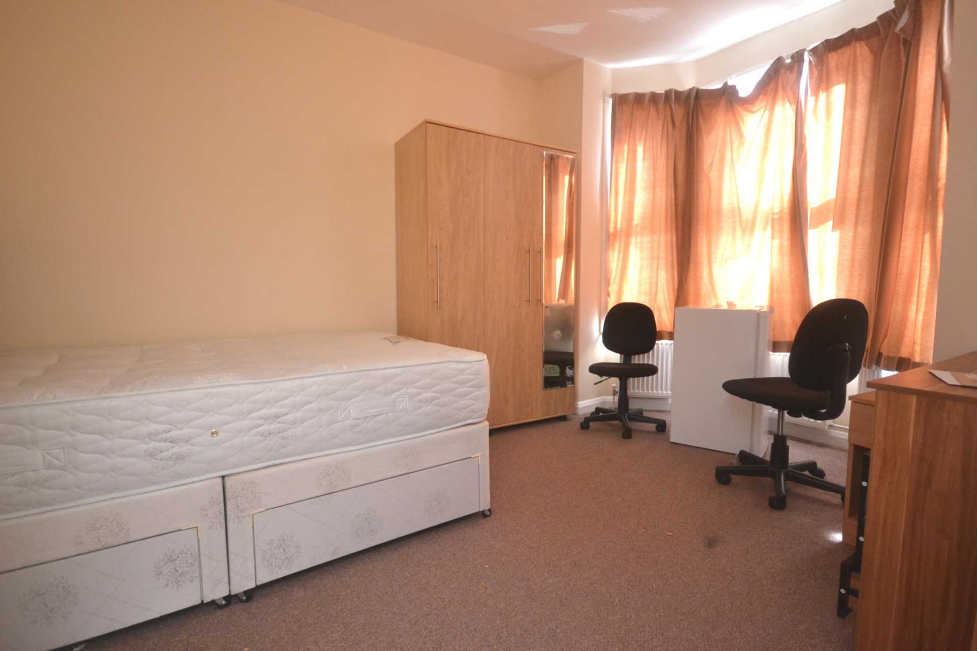 Grange Avenue, University Area, Image 9