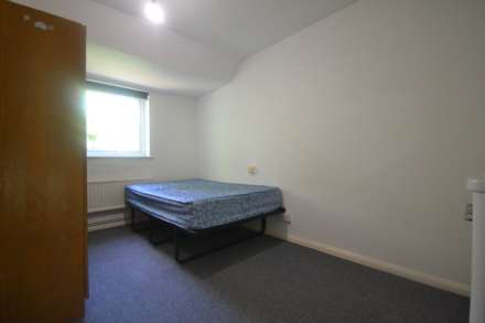 Allcroft Road, Reading, Image 2