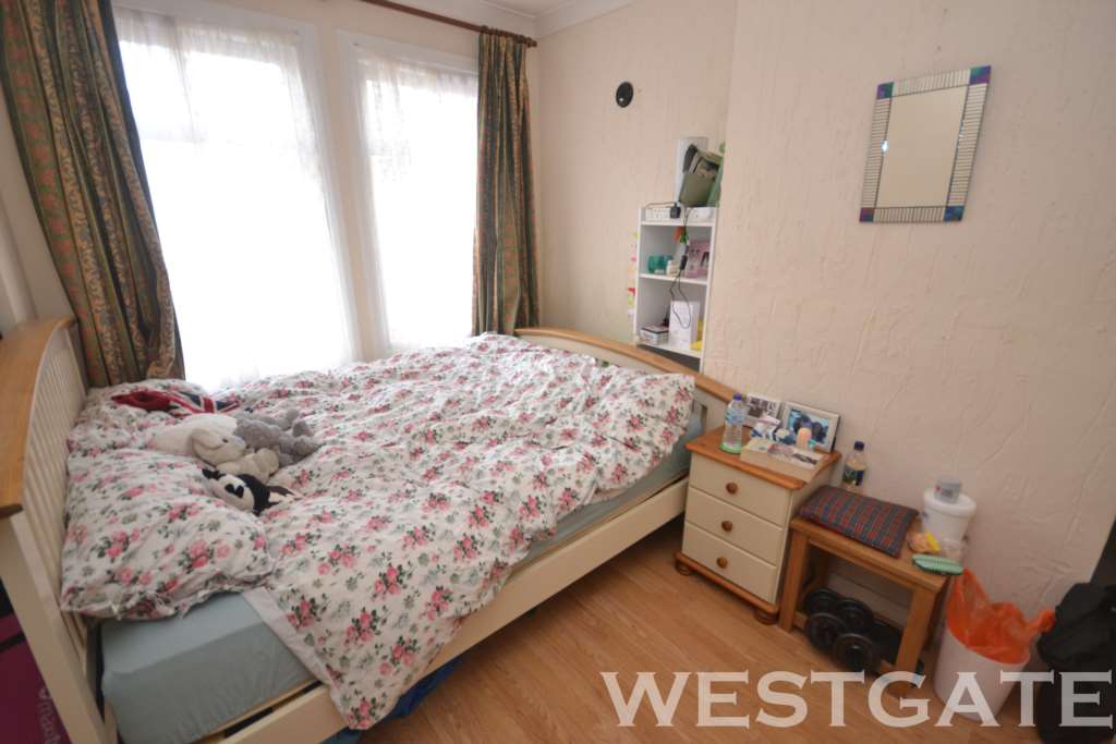 Pitcroft Avenue, Reading, Image 6