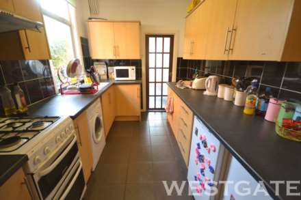 Pitcroft Avenue, Reading, Image 2